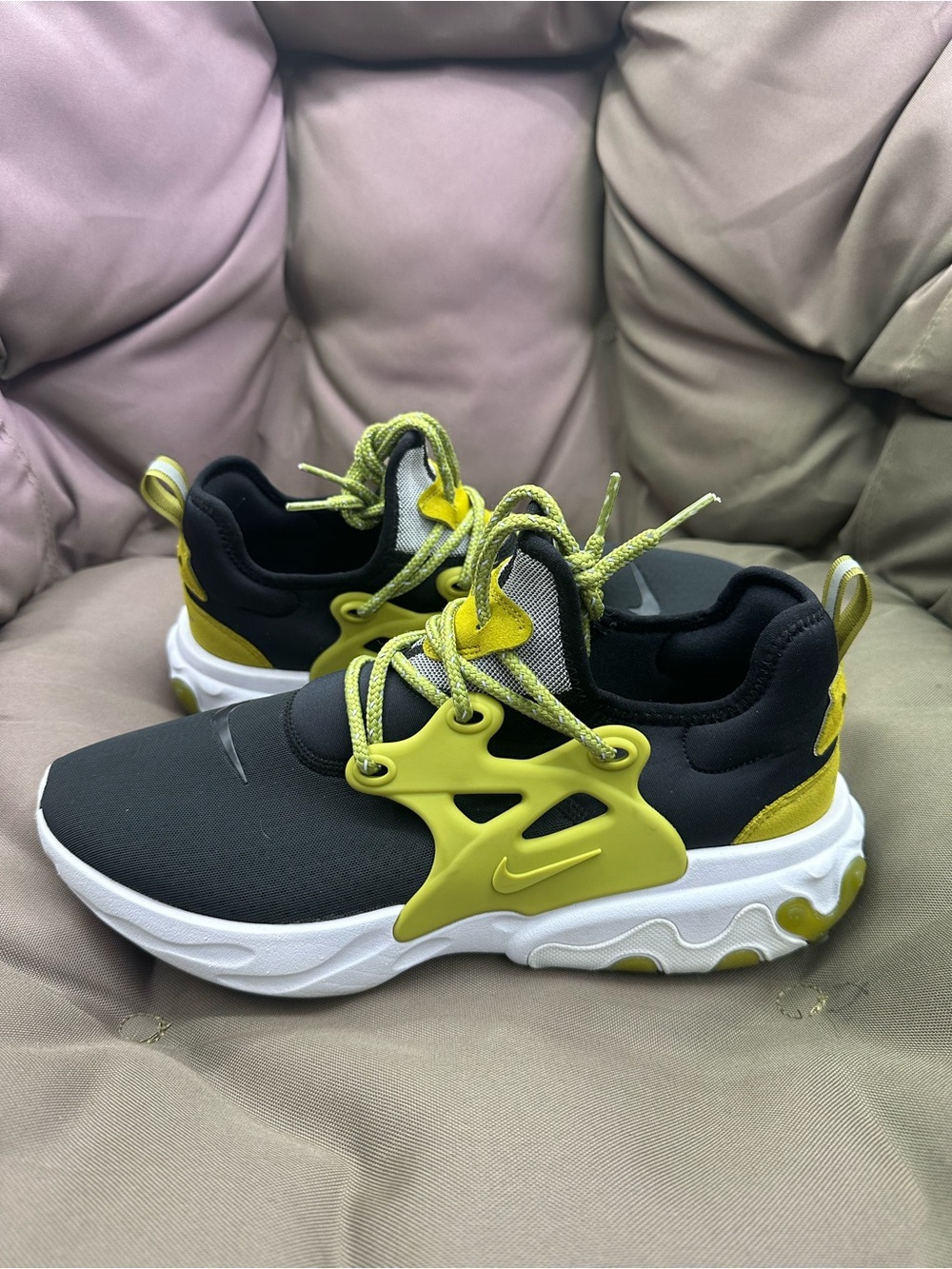 Nike presto react Black and neon active running casual sneakers size 10.5 men’s